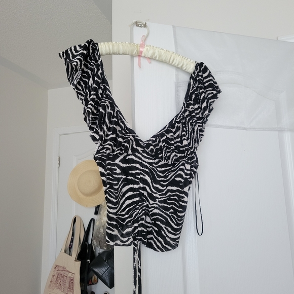 Zebra print pleated, micro pleats cute zara top - Picture 2 of 2